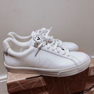 Brand new Vega sneaker in size 8